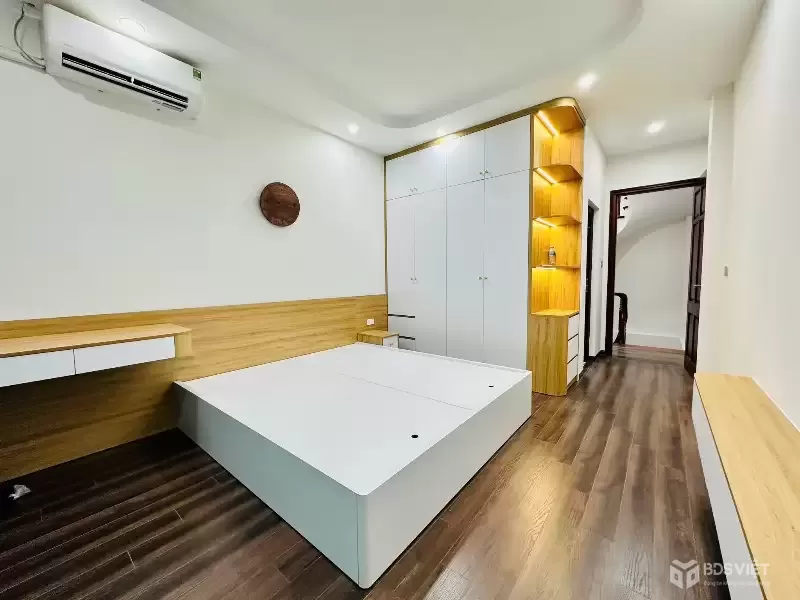 BÁN NHÀ THƯỢNG THANH LONG BIÊN MẶT NGÕ Ô TÔ ĐỖ CỬA, 8 TỶ 44M 4 TẦNG MT 4M NỘI THẤT ĐẸP 	