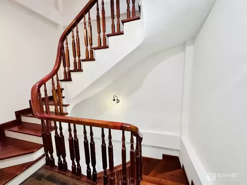 BÁN NHÀ THƯỢNG THANH LONG BIÊN MẶT NGÕ Ô TÔ ĐỖ CỬA, 8 TỶ 44M 4 TẦNG MT 4M NỘI THẤT ĐẸP 	