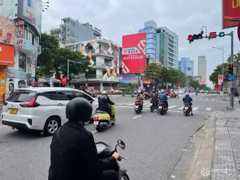 Bán nhà mặt tiền Lê Duẩn 68m2 gần Cầu Sông Hàn, vị trí kinh doanh đẹp, giá 22.5 tỷ