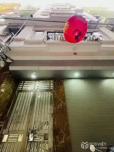 bán tòa CCMN xuân thủy 60m x7 tầng thang máy 18,9 tỷ 20m ra phố 11 phòng