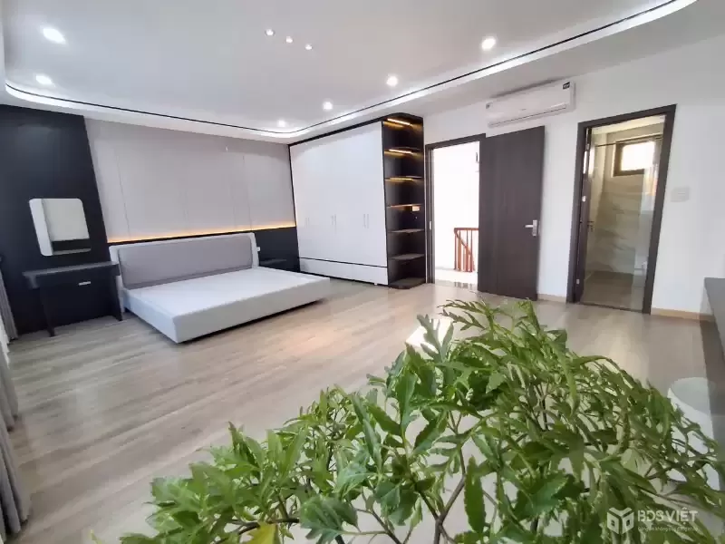 BÁN NHÀ LONG BIÊN THANG MÁY 4 NGỦ Ô TÔ BỒ ĐỀ