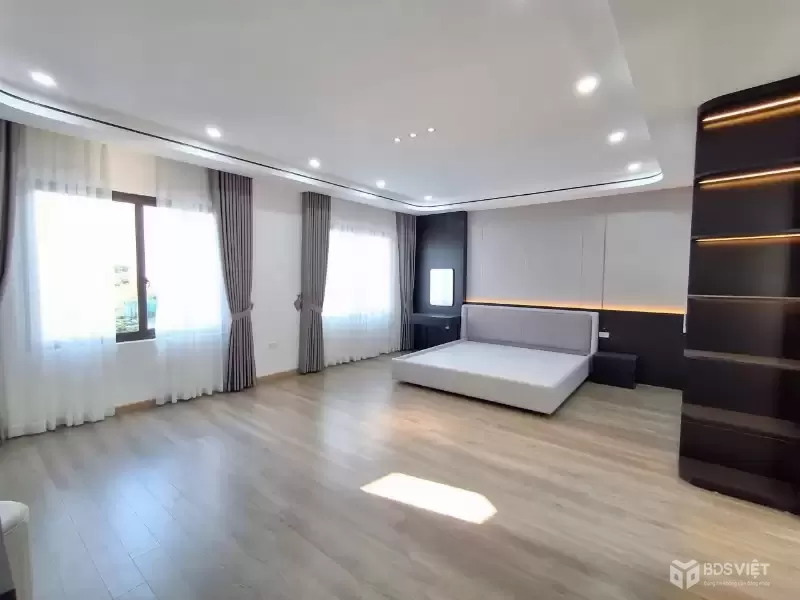 BÁN NHÀ LONG BIÊN THANG MÁY 4 NGỦ Ô TÔ BỒ ĐỀ