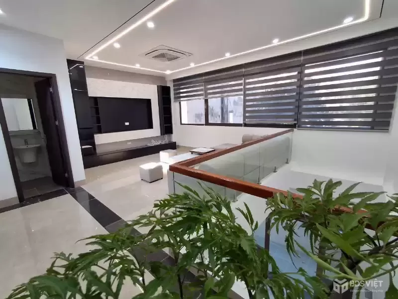 BÁN NHÀ LONG BIÊN THANG MÁY 4 NGỦ Ô TÔ BỒ ĐỀ