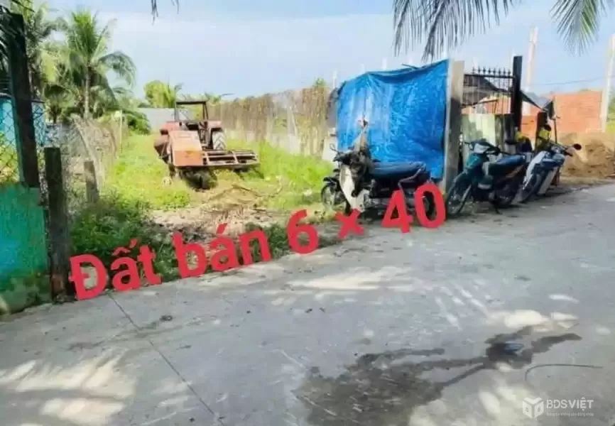 Bán đất mặt tiền beton Bà Lư, xã Thạnh Đức dt 240m2 (200m2 thổ) giá 1,1 tỷ