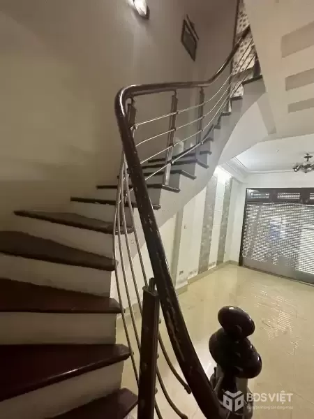 Bán Nhà Đền Lừ 1. 40m2. 5 tầng. mặt tiền 4m. giá 17.9 Tỷ Hoàng Mai Hà Nội