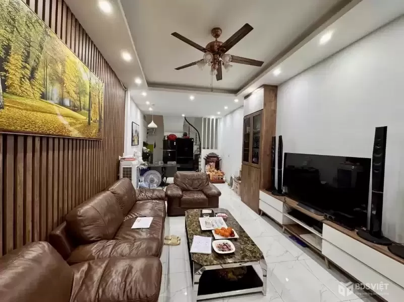 Bán Nhà Thổ Quan 50m2. 5 tầng. mặt tiền 3.8m. giá 17 tỷ Đống Đa Hà Nội