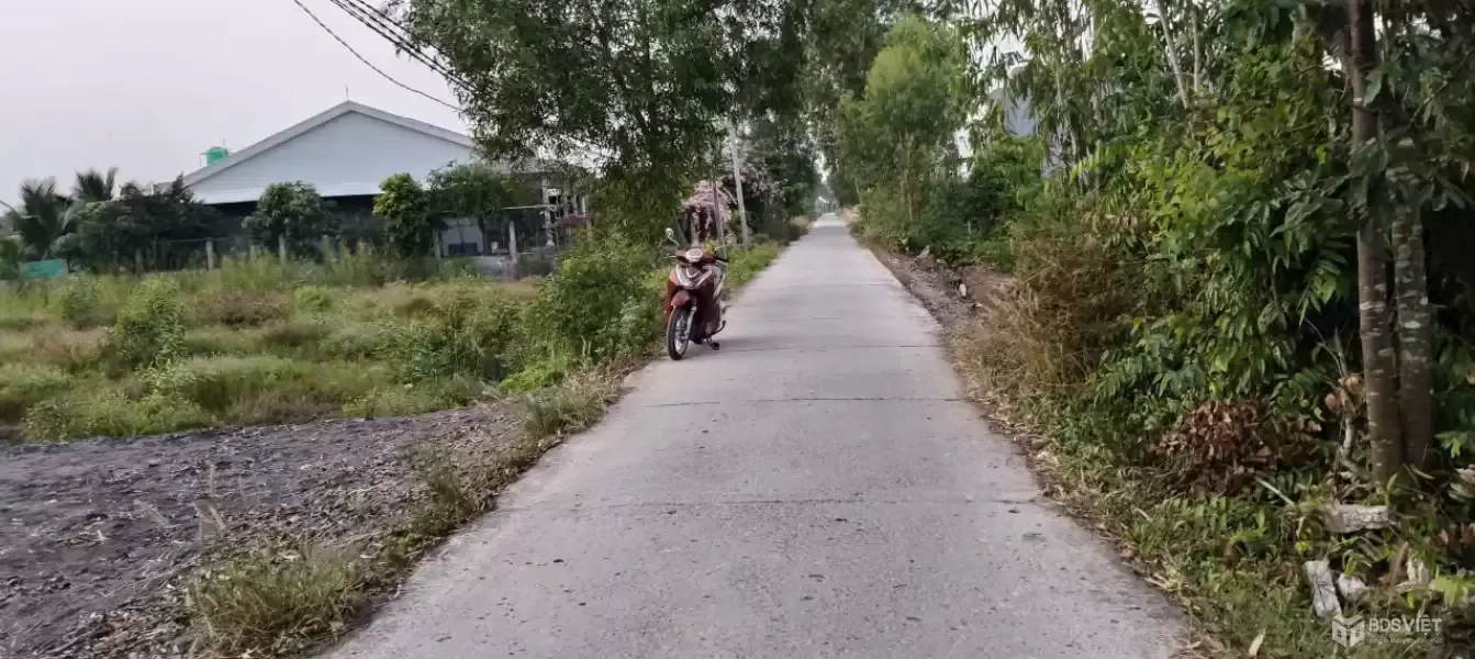 Bán 2 lô đất ấp 10, Lương Hòa dt 1012m2 ( 300m2 thổ) giá 2,2 tỷ , dt 1460m2 ( 300m2 thổ) giá 3 tỷ