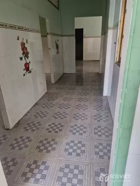 Bán nhà mt liên xã Long Định - Long Cang, xã Long Định,dt 300m2 full thổ 2pn 2wc giá 3 tỷ