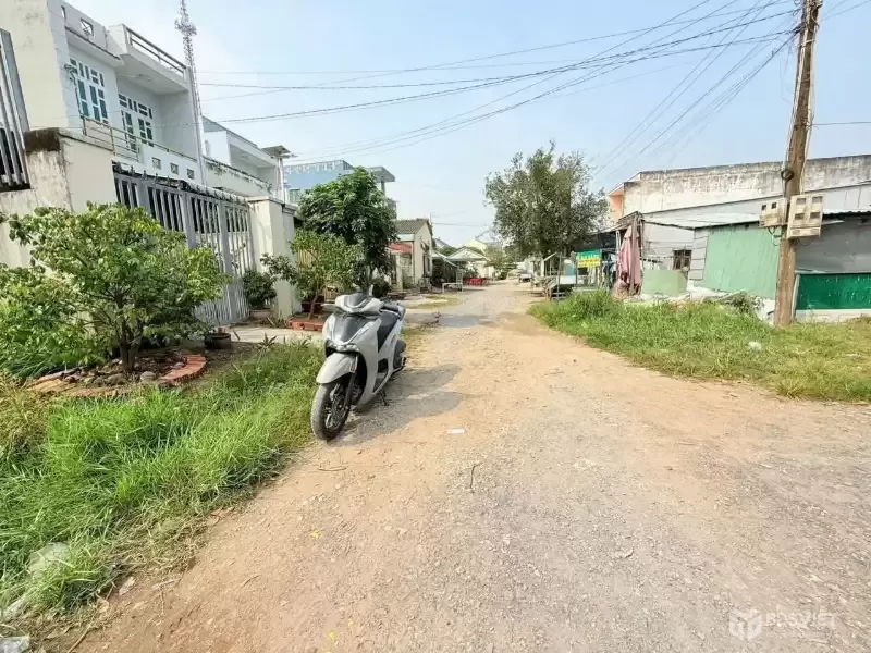 Bán nền thổ cư tại kp3, thị trấn Bến Lức dt 100m2 giá giảm còn 2 tỷ