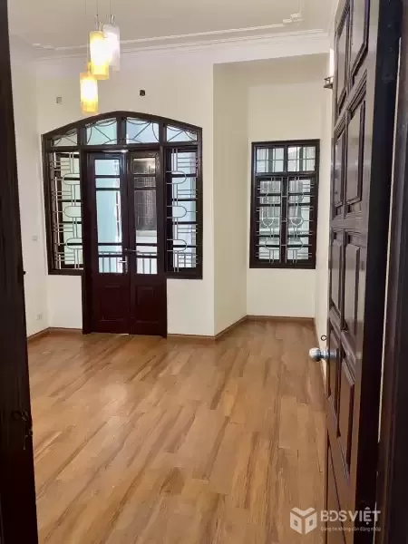 Bán gấp giá rẻ Nguyễn Văn Linh 75m, 3 tầng, mặt tiền 6m, 7.8 tỷ Long Biên.