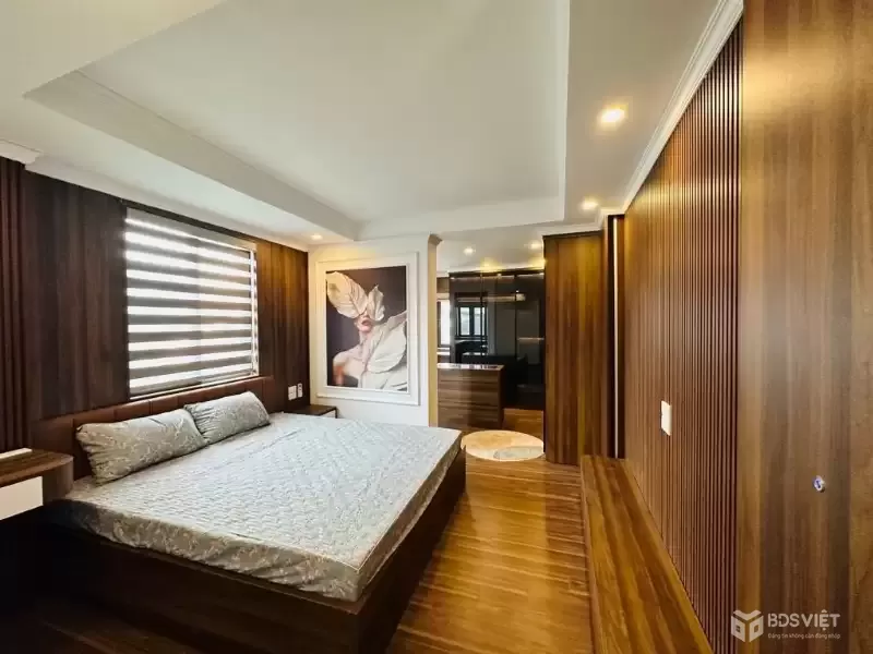 ngọc khánh 52m x6 tầng thang máy 15,9 tỷ nội thất xịn,ngõ thông rộng,gần phố