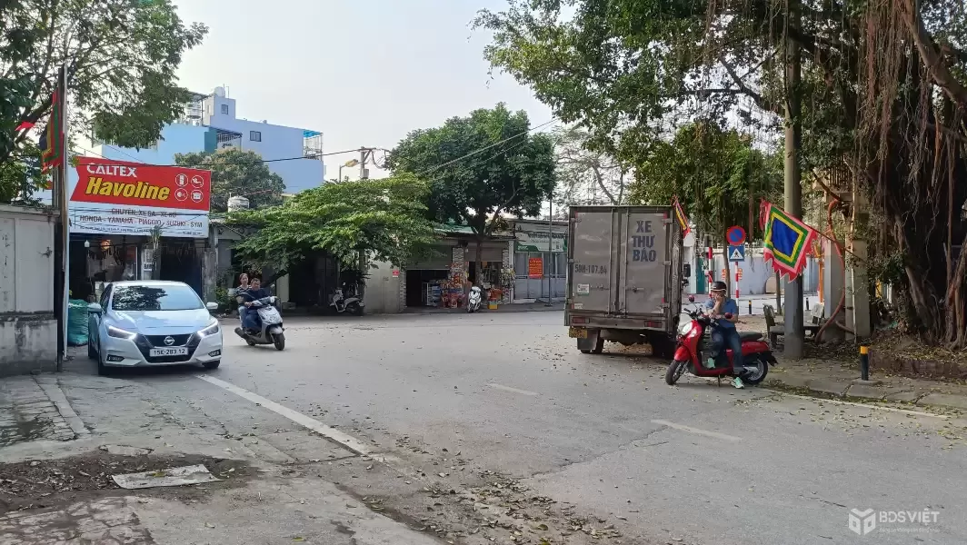 Bán gấp nhà Mặt phố Thạch Bàn, Long Biên, Kinh doanh đỉnh cao, đường nhiều ô tô tránh