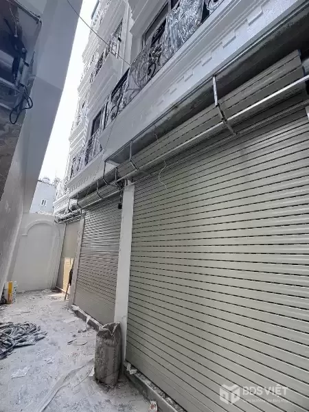 Cực hiếm : Mở Bán liền lô 4 căn - nhà 5 tầng đang hoàn thiện, tại Cự Khối, Long Biên chỉ 3,9 tỷ