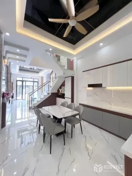 Bán 6 căn nhà xây đồng bộ mt đường Lê Thị Ty, Long Thượng dt 144m2 1 lầu,3pn,2wc giá 3,45 tỷ/căn