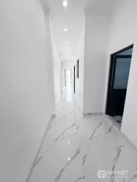 Bán 6 căn nhà xây đồng bộ mt đường Lê Thị Ty, Long Thượng dt 144m2 1 lầu,3pn,2wc giá 3,45 tỷ/căn