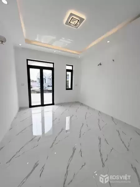 Bán 6 căn nhà xây đồng bộ mt đường Lê Thị Ty, Long Thượng dt 144m2 1 lầu,3pn,2wc giá 3,45 tỷ/căn