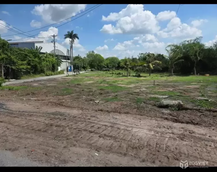 Bán 3 lô đất liền kề mặt tiền Nguyễn Văn Khạ, Tân An Hội giá 2,3 tỷ/lô