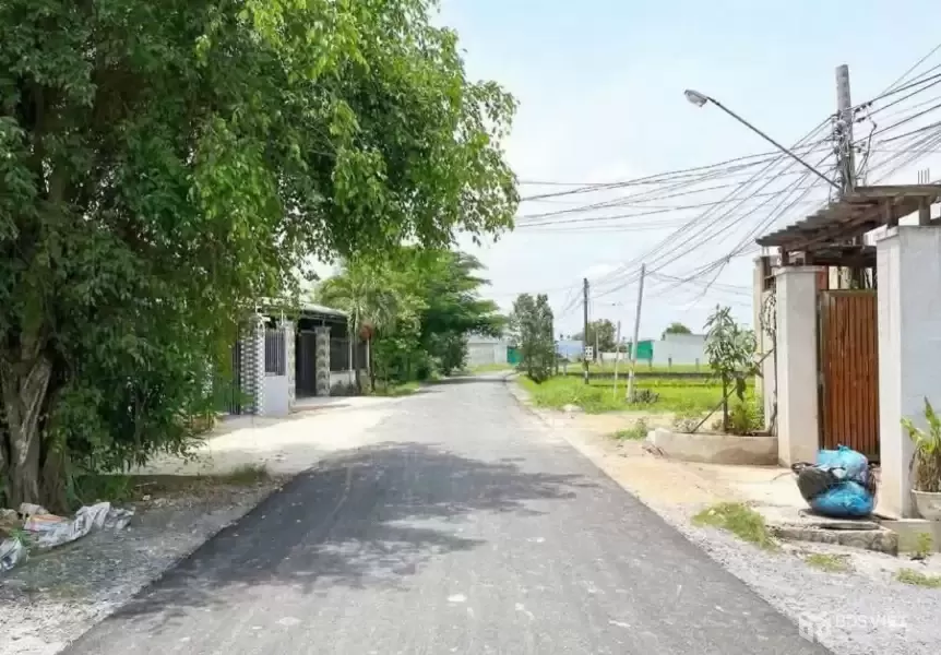 Bán nhà cấp 4 mặt tiền đường Tilip, thị trấn Đức Hòa dt 120m2 2pn, 1wc giá 1,85 tỷ