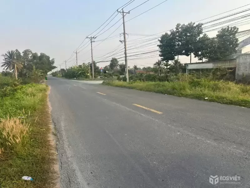 Bán đất mặt tiền ĐT 816 Thạnh Hòa, Bến Lức tdt 910m2 (200m2 thổ) giá 2,7 tỷ