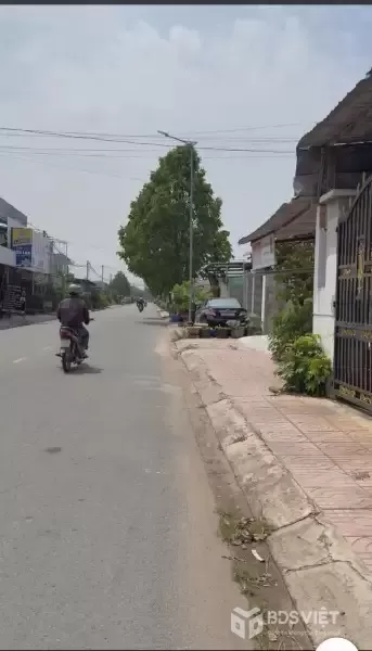 Bán đất mặt tiền đường 3/2 , thị trấn Hậu Nghĩa dt 210m2 giá 4,1 tỷ