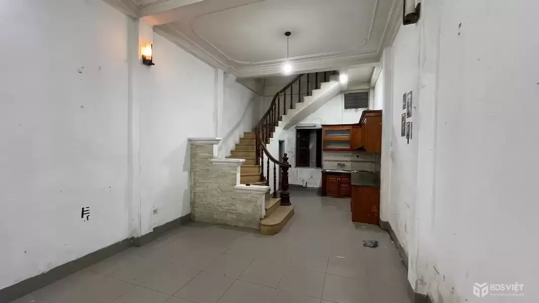 Bán Nhà  Mạc Thị Bưởi 31/37m2. 4 tầng. mặt tiền 3.8m. giá 9.8 Tỷ Hai Bà Trưng Hà Nội