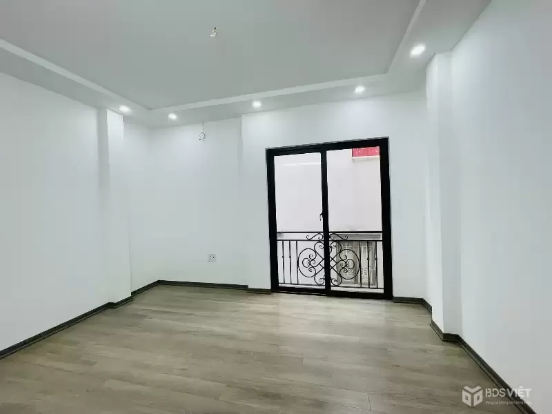 Bán Nhà Ngõ  Khâm Thiên 20m2. 5 tầng. mặt tiền 3m. giá 5.68 Tỷ Đống Đa Hà Nội