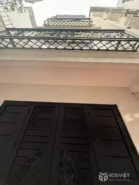 Bán Nhà Đê Trần Khát Chân 30m2. 5 tầng. mặt tiền 4.2m. giá chỉ 7.38 Tỷ Hai Bà Trưng Hà Nội