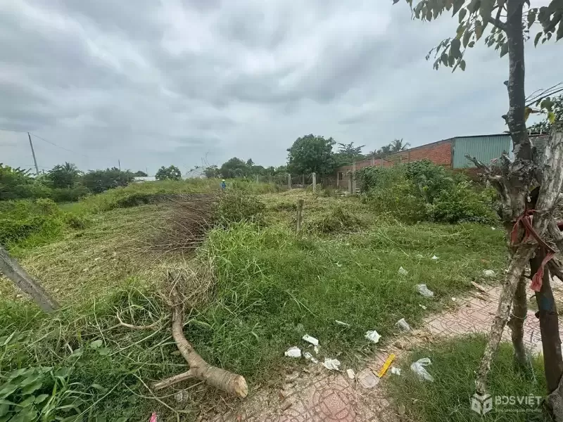 Bán đất mặt tiền Châu Thị Kim , P7 , Tp Tân An tdt 946,5m2 ( 300m2 thổ) giá 12,5 tỷ