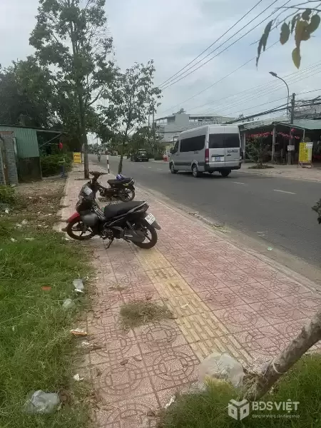 Bán đất mặt tiền Châu Thị Kim , P7 , Tp Tân An tdt 946,5m2 ( 300m2 thổ) giá 12,5 tỷ