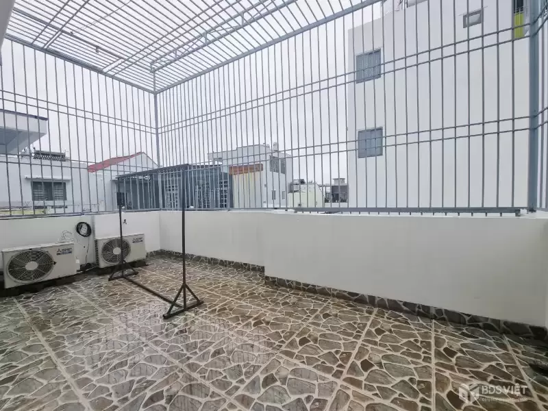 Bán Nhà Lạc Long Quân – 3 Tầng Kiên Cố – 53.7m² – Giá 4.8 Tỷ