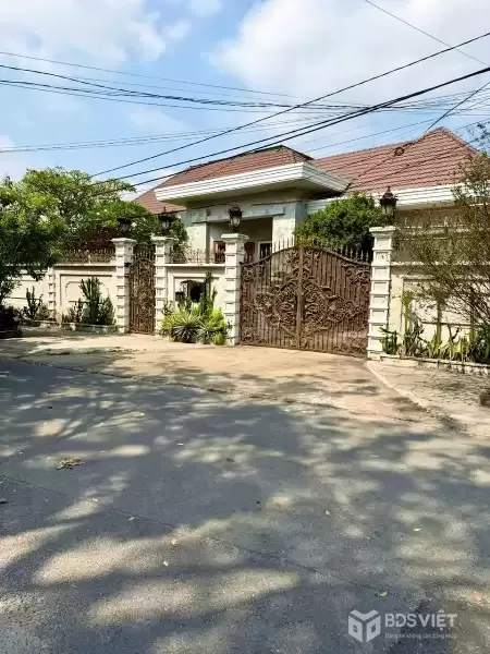 Biệt thự sân vườn vip Phước Vĩnh An tdt 1160m2 ( 629m2 thổ )3pn,2wc giá 20 tỷ