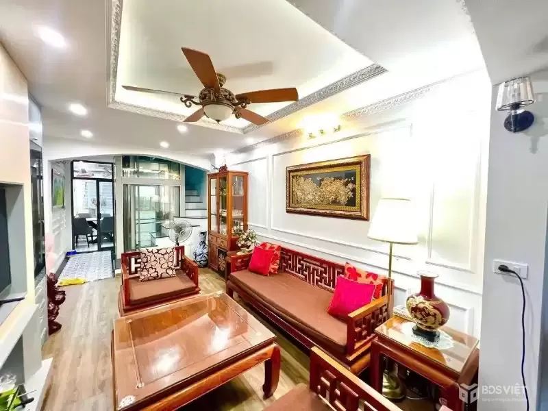 Bán Nhà Đội Nhân 37m.  5 tầng. mặt tiền 3.3m. giá 15.5 Tỷ Ba Đình Hà Nội