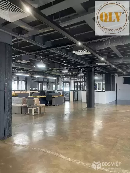 Cho thuê mặt bằng showroom / văn phòng Quốc lộ 13, Thuận An 2.200m²