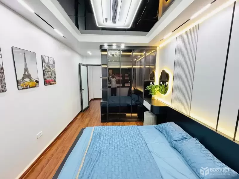 Bán Nhà Đặng Tiến Đông 22/26m2.  5 tầng. mặt tiền 3.2m. giá 8.6 Tỷ Đống Đa Hà Nội