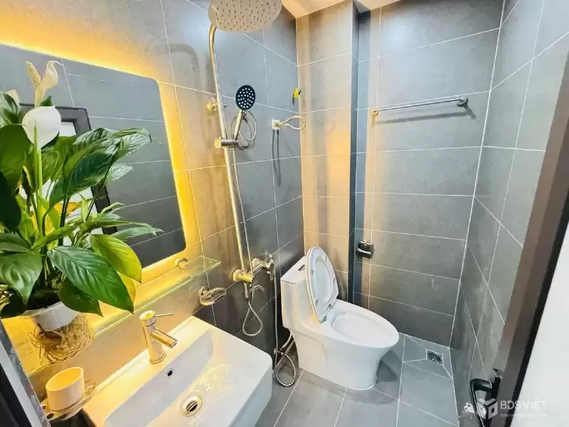 Bán Nhà Đặng Tiến Đông 22/26m2.  5 tầng. mặt tiền 3.2m. giá 8.6 Tỷ Đống Đa Hà Nội