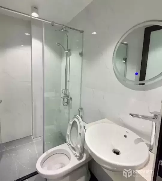 ĐỐNG ĐA - TÔN ĐỨC THẮNG -HIẾM 20 TỶ - NGÕ THÔNG OTO NGỦ TRONG NHÀ, GẦN SÁT VĂN MIẾU.