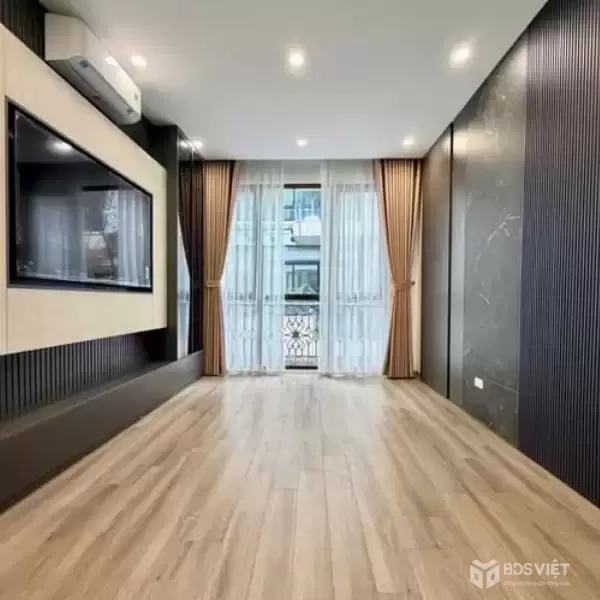 ĐỐNG ĐA - TÔN ĐỨC THẮNG -HIẾM 20 TỶ - NGÕ THÔNG OTO NGỦ TRONG NHÀ, GẦN SÁT VĂN MIẾU.