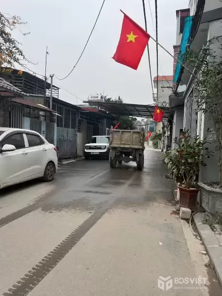 NHÀ ĐẸP VỪA Ở VỪA KINH DOANH – Ô TÔ TRÁNH NHAU Thôn Sáp Mai  xã Thiên Lộc (Võng La cũ) Diện tích: 57m² Mt 4.1m Sẵn nhà 4 tầng kiên cố