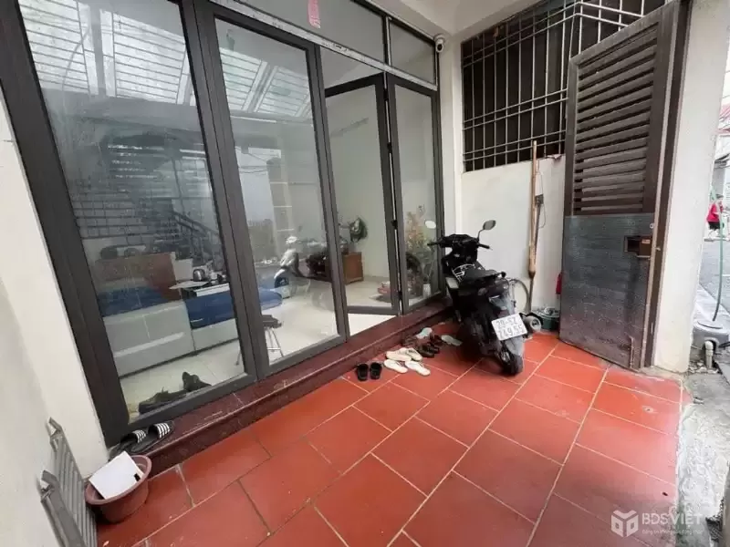 NHÀ ĐẸP VỪA Ở VỪA KINH DOANH – Ô TÔ TRÁNH NHAU Thôn Sáp Mai  xã Thiên Lộc (Võng La cũ) Diện tích: 57m² Mt 4.1m Sẵn nhà 4 tầng kiên cố