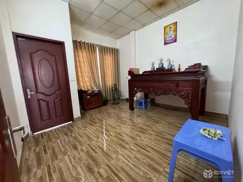 NHÀ ĐẸP VỪA Ở VỪA KINH DOANH – Ô TÔ TRÁNH NHAU Thôn Sáp Mai  xã Thiên Lộc (Võng La cũ) Diện tích: 57m² Mt 4.1m Sẵn nhà 4 tầng kiên cố