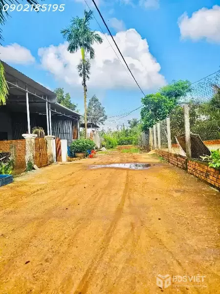 LÔ ĐẤT SỔ ĐỎ THỔ CƯ – PHƯỜNG TÂN LỢI – BUÔN MA THUỘT, CÁCH TRƯỜNG ĐẠI HỌC Y DƯỢC BUÔN MA THUỘT 4 km = 780 triệu