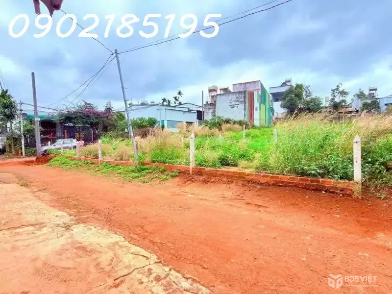 LÔ ĐẤT GÓC (5m x 24m) HẺM PHẠM VĂN ĐỒNG GẦN VÒNG XOAY NGÃ 3 HÒA BÌNH – BUÔN MA THUỘT = 1 TỶ 600 TRIỆU