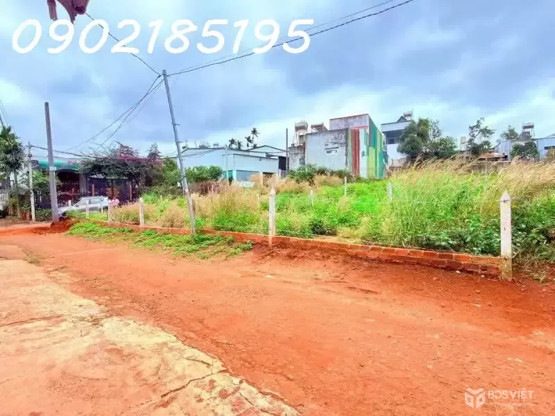 LÔ ĐẤT GÓC (5m x 24m) HẺM PHẠM VĂN ĐỒNG GẦN VÒNG XOAY NGÃ 3 HÒA BÌNH – BUÔN MA THUỘT = 1 TỶ 600 TRIỆU