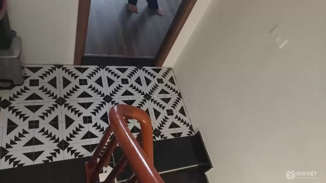 hoàng hoa thám DT 35m x5 tầng 7,99 tỷ- full nội thất xịn,nhà mới ngõ thông