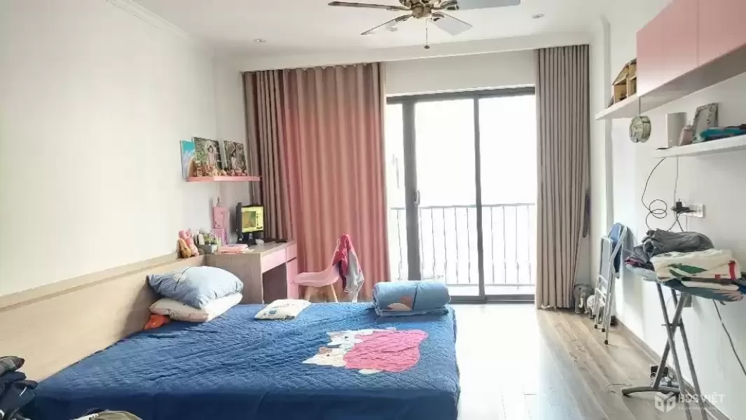 hoàng hoa thám DT 35m x5 tầng 7,99 tỷ- full nội thất xịn,nhà mới ngõ thông