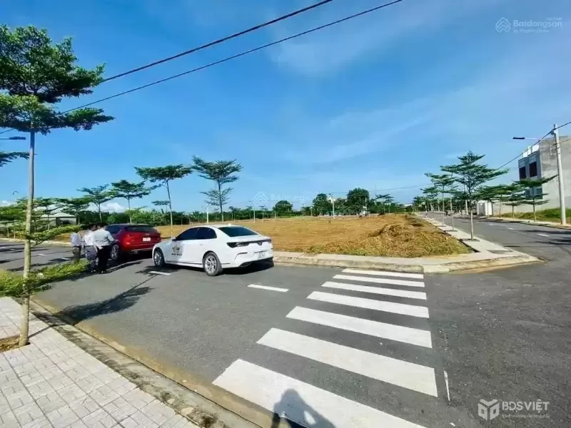 Bán đất lô góc 2 mặt tiền, sổ riêng thổ cư, giá mềm đầu tư