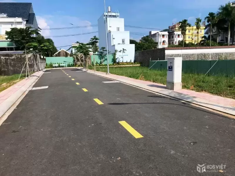 CẦN BÁN 53M2 ĐẤT THỔ CƯ ĐƯỜNG NHỰA 8M