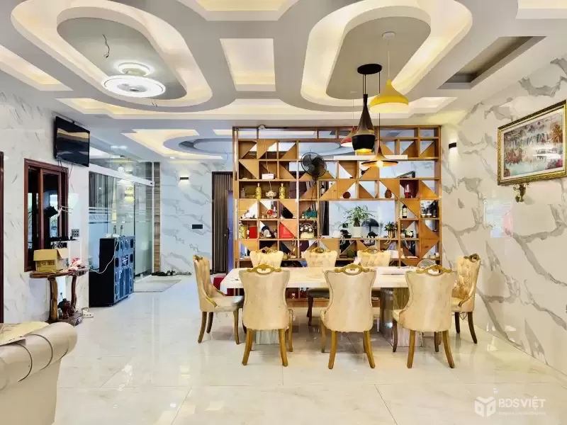 Bán Biệt Thự Triệu Đô Linh Đông Thủ Đức - 450m² - Ngang 18m - 5 Tầng Có Thang Máy - Giá 33 Tỷ