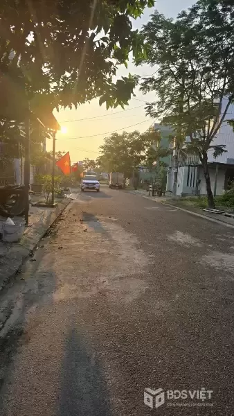 Đất MT Ban Ban 11, 100m2, đường 5.5m, khu dân cư tốt, giá 4.2 tỷ