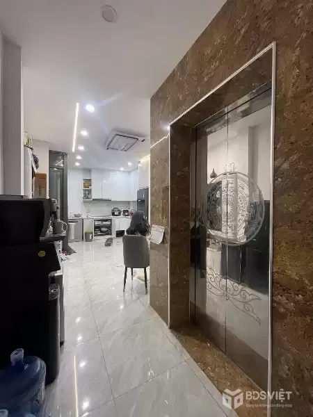 Bán nhà Định Công 40m2, mới xây, 6 tầng thang máy, đầy đủ nội thất, SĐCC chỉ nhỉnh 8 tỷ